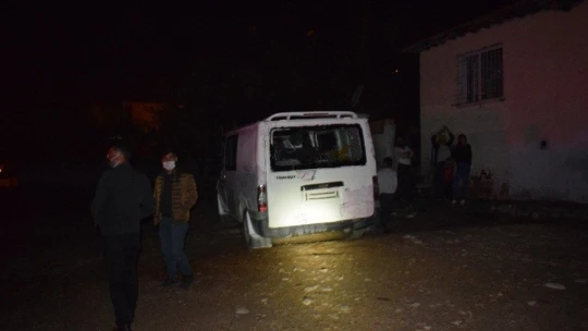 Komşuların kavgasında araca pompalı tüfekle saldırı