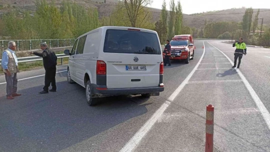 Kontrolden çıkan minibüs kaza yaptı