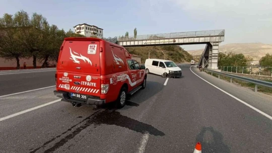 Kontrolden çıkan minibüs kaza yaptı
