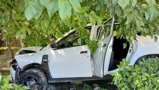 Kontrolden çıkan otomobil öğrencilerin arasına daldı