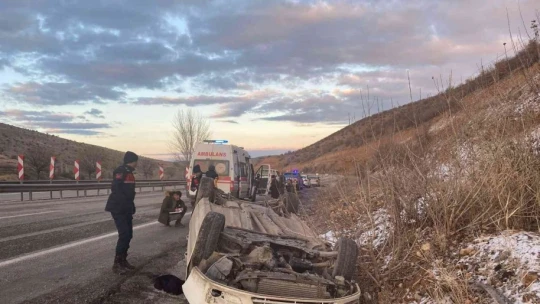 Kontrolden çıkan otomobil takla attı: 2 yaralı