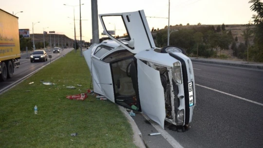 Köpeğe çarpmamak için manevra yaptı kazaya neden oldu