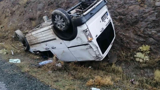 Köpeğe çarpmamak için manevra yapınca takla attı