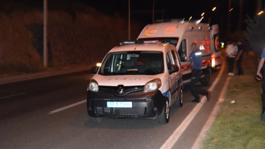 Köpeğe çarpmamak için yavaşladı kazaya karıştı: 3 yaralı