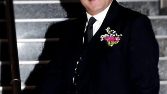 Korona virüs nedeniyle ölen ses sanatçısı Yıldırım defnedildi