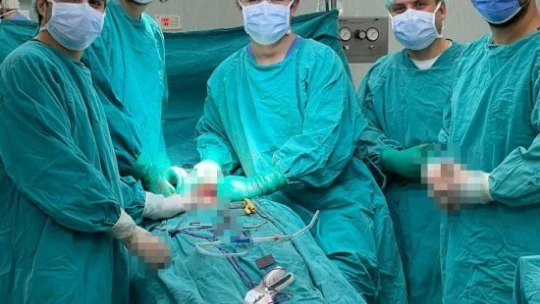 Korona virüs sayesinde 30 santimlik tümöründen kurtuldu