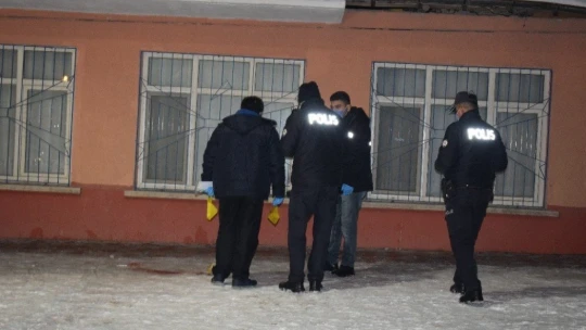 Küfürleşme kavgası kanlı bitti: 1 yaralı