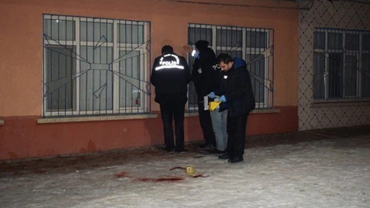 Küfürleşme kavgası kanlı bitti: 1 yaralı