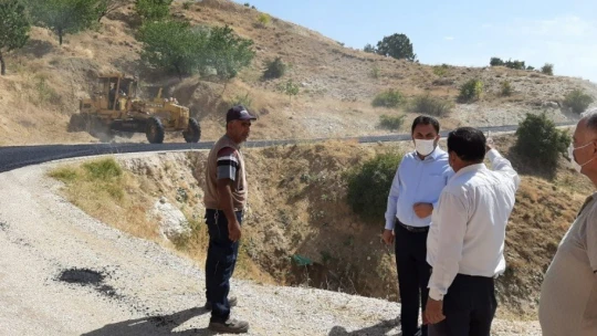 Kuluncak'ta asfalt çalışmaları sürüyor