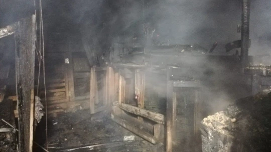 Kümes yangınında tavuk ve civcivler telef oldu