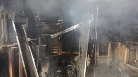 Kümes yangınında tavuk ve civcivler telef oldu