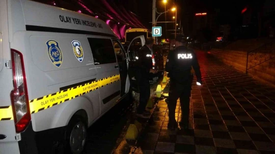 Laf atma kavgasında kan aktı: 3 yaralı