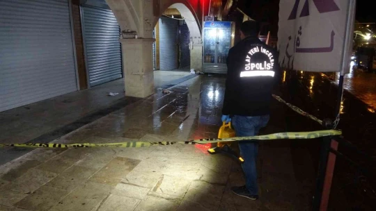 Laf atma kavgasında kan aktı: 3 yaralı