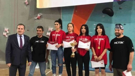 Lise öğrencilerinin Türkiye Şampiyonluğu sevinci