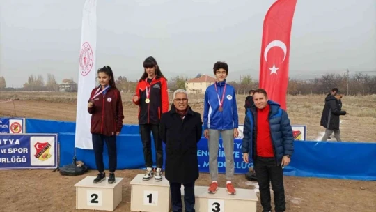 Madalya için ter döktüler