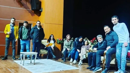 Madde bağımlılığı tiyatro ile anlatıldı
