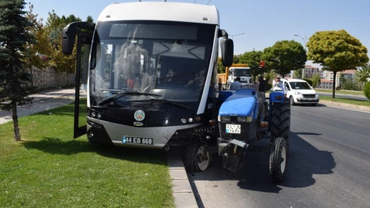 Makas atan otomobil faciaya neden oluyordu