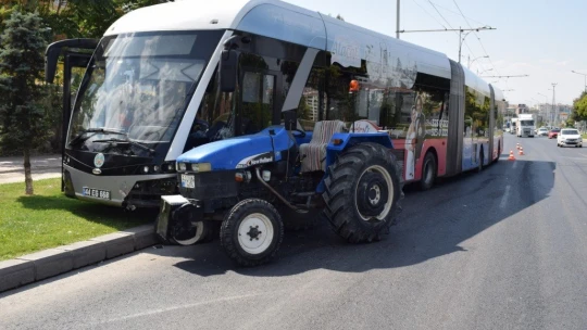 Makas atan otomobil faciaya neden oluyordu