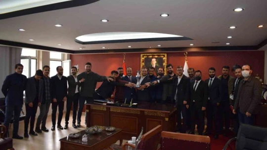 Malatya Barosu futbol takımına fair-play ödülü