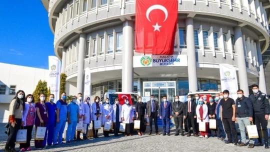 Malatya Büyükşehir Belediyesi'nden sağlıkçılara hediye paketi