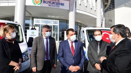 Malatya Büyükşehir Belediyesi'nden sağlıkçılara hediye paketi