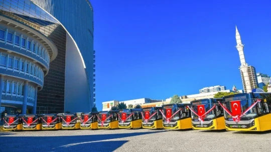 Malatya Büyükşehir toplu taşıma araç filosunu 15 yeni otobüsle güçlendirdi