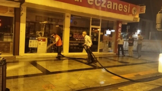 Malatya caddelerinde Covid-19 temizliği