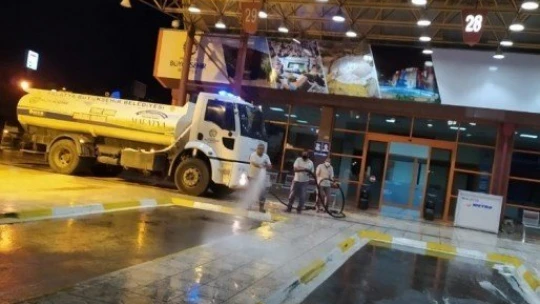 Malatya caddelerinde Covid-19 temizliği