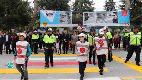 Malatya'da 'Yayalar için 5 Adımda Güvenli Trafik' tanıtımı yapıldı