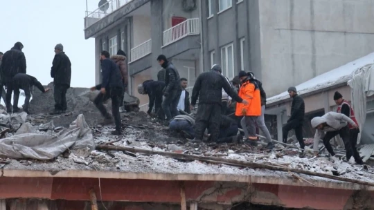 20'nin üzerinde ölü var