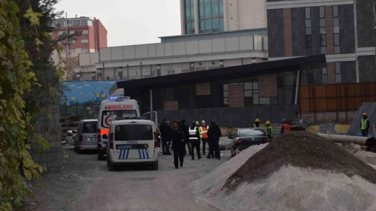 Malatya'da 17'nci kattaki intihar girişimini polis engelledi