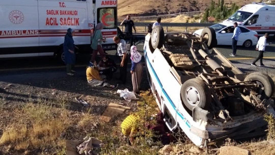 Malatya'da 2 ayrı trafik kazası: 14 yaralı