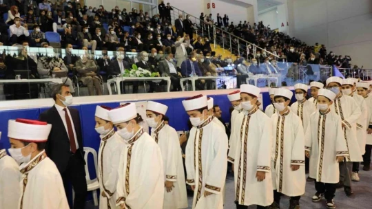 Malatya'da 290 öğrenci için 'Hafızlık Merasimi' düzenlendi