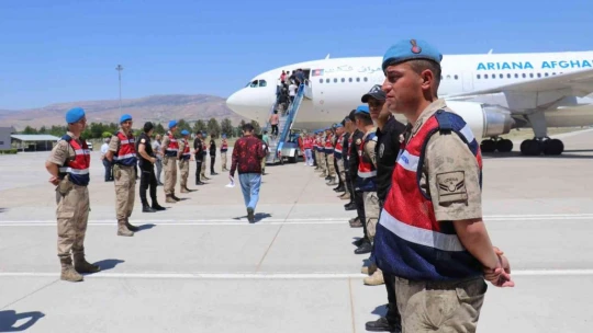 Malatya'da 3 günde bin 135 kaçak göçmen sınır dışı edildi