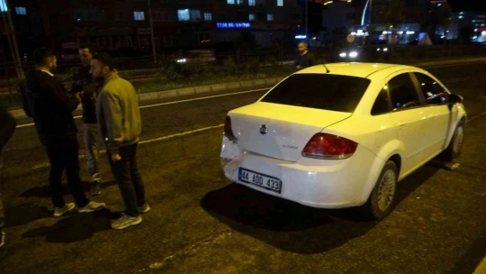 Malatya'da 4 araç birbirine girdi, trafik kilitlendi