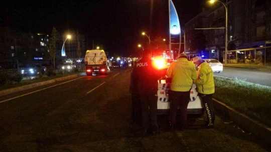 Malatya'da 4 araç birbirine girdi, trafik kilitlendi