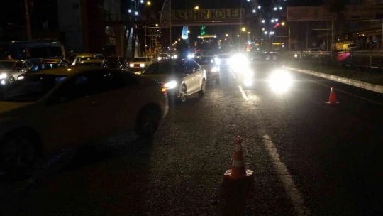 Malatya'da 4 araç birbirine girdi, trafik kilitlendi