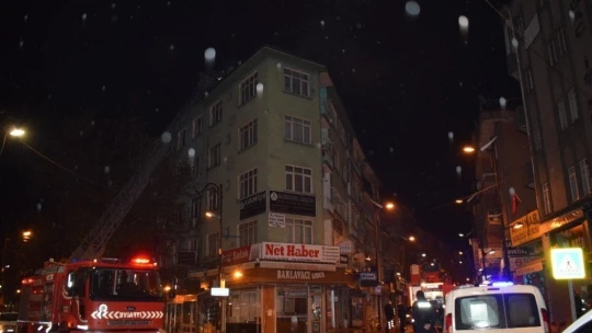 Çatı katında yangın çıktı