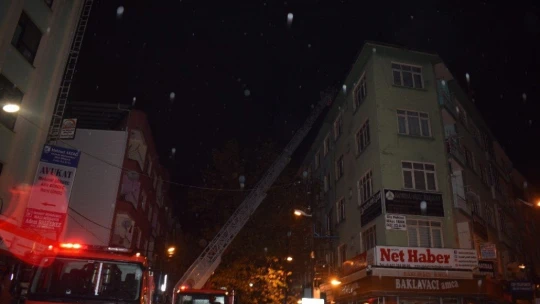 Çatı katında yangın çıktı