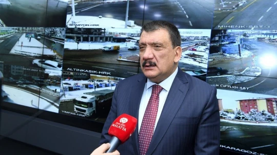 Malatya'da 80 mahallenin yolu kardan kapandı