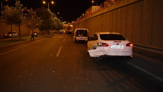 Malatya'da alt geçitte feci kaza: 2 ağır yaralı