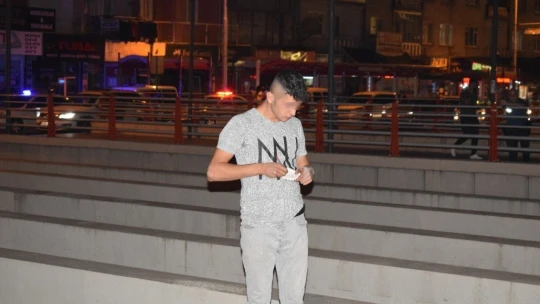 Malatya'da alt geçitteki intihar girişimini polis engelledi