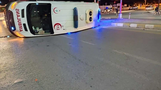 Malatya'da ambulans ile otomobil çarpıştı
