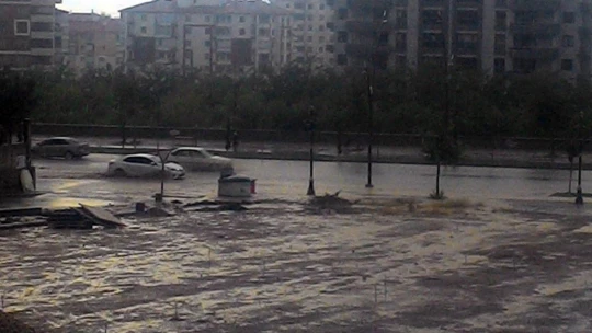 Malatya'da aniden bastıran sağanak etkili oldu