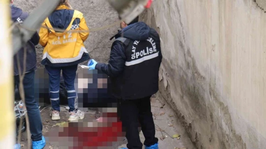 Malatya'da apartman boşluğunda ceset bulundu