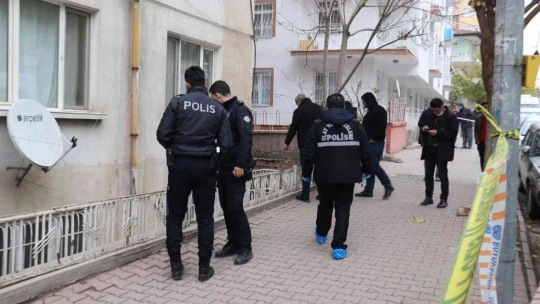 Malatya'da apartman boşluğunda ceset bulundu