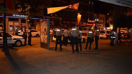 Malatya'da araç içerisinde silahla vurulan 1 kişi yaralandı