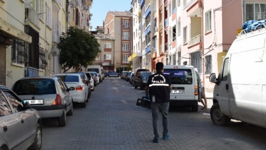Balkondan düşen genç kız hayatını kaybetti