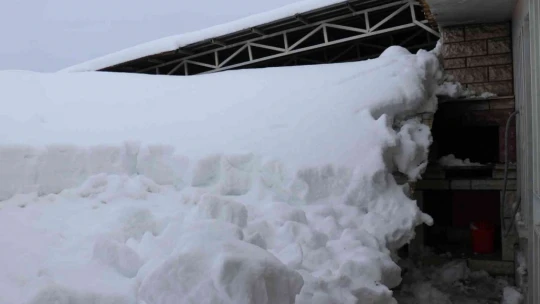 Malatya'da bir saat içerisinde üç ayrı noktada çatı çöktü