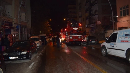 Malatya'da bir şahıs kendi evini yakıp kaçtı